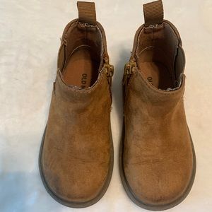 Old navy suede boot (toddler)